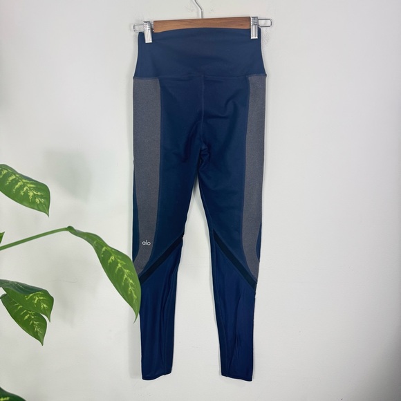 ALO Yoga Elevate Hi-Rise Leggings Navy Gray Mesh Colorblock Size XS GUC - Picture 5 of 12